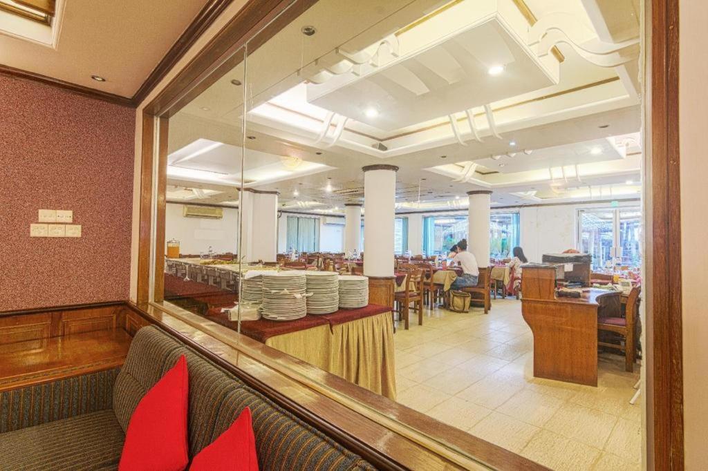 Hotel Sea Crown コックスバザール エクステリア 写真